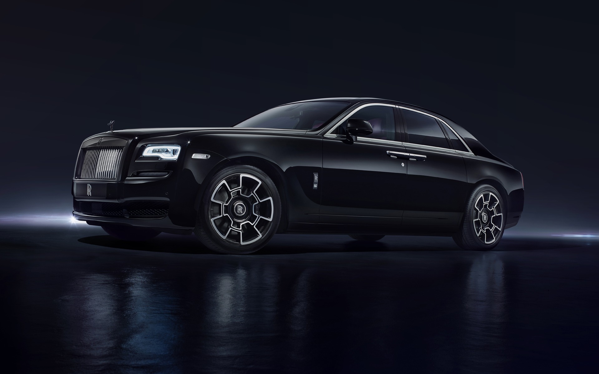 <p>Rolls-Royce Ghost Black Badge</p>
