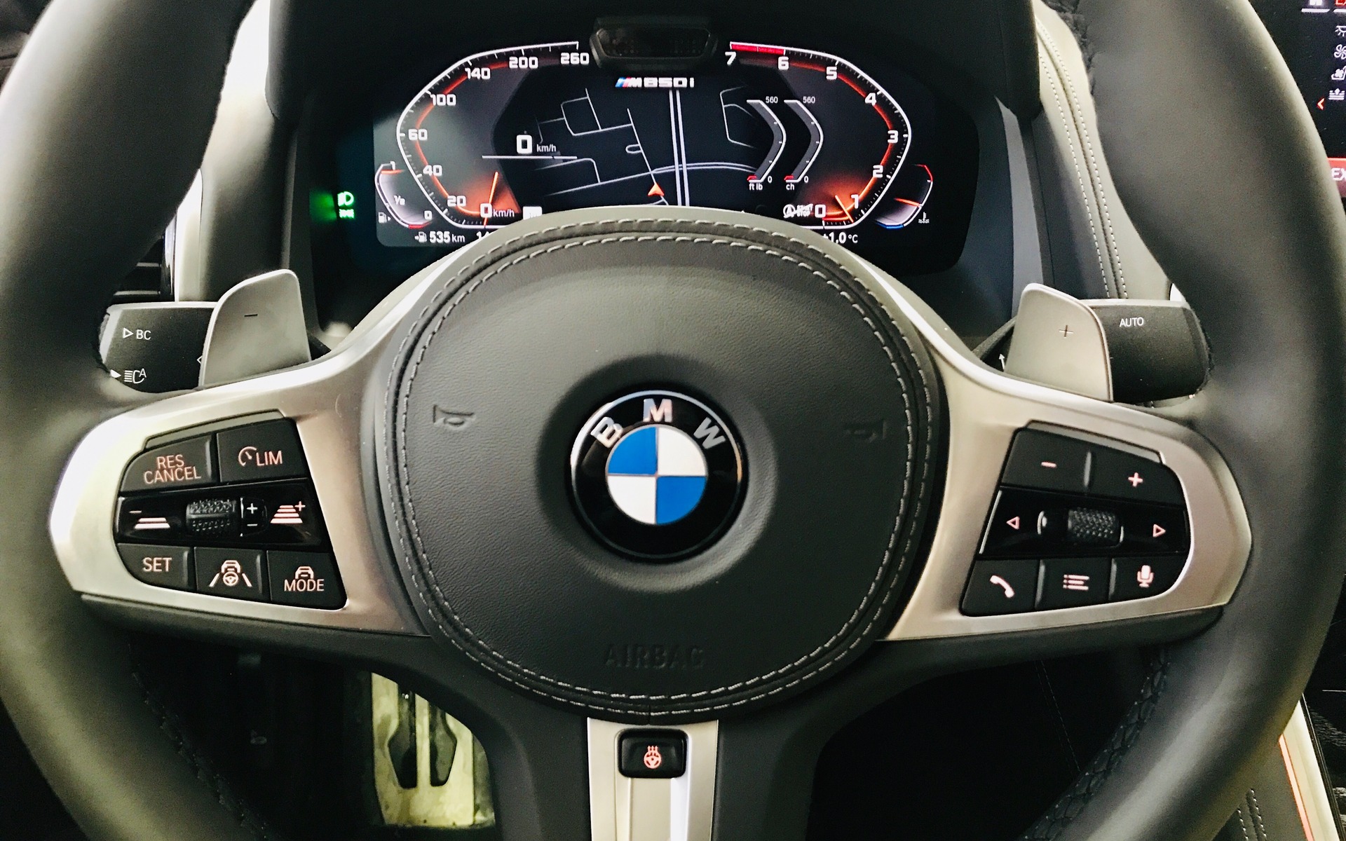 <p>BMW Gran Coupe M850i xDrive 2020</p>