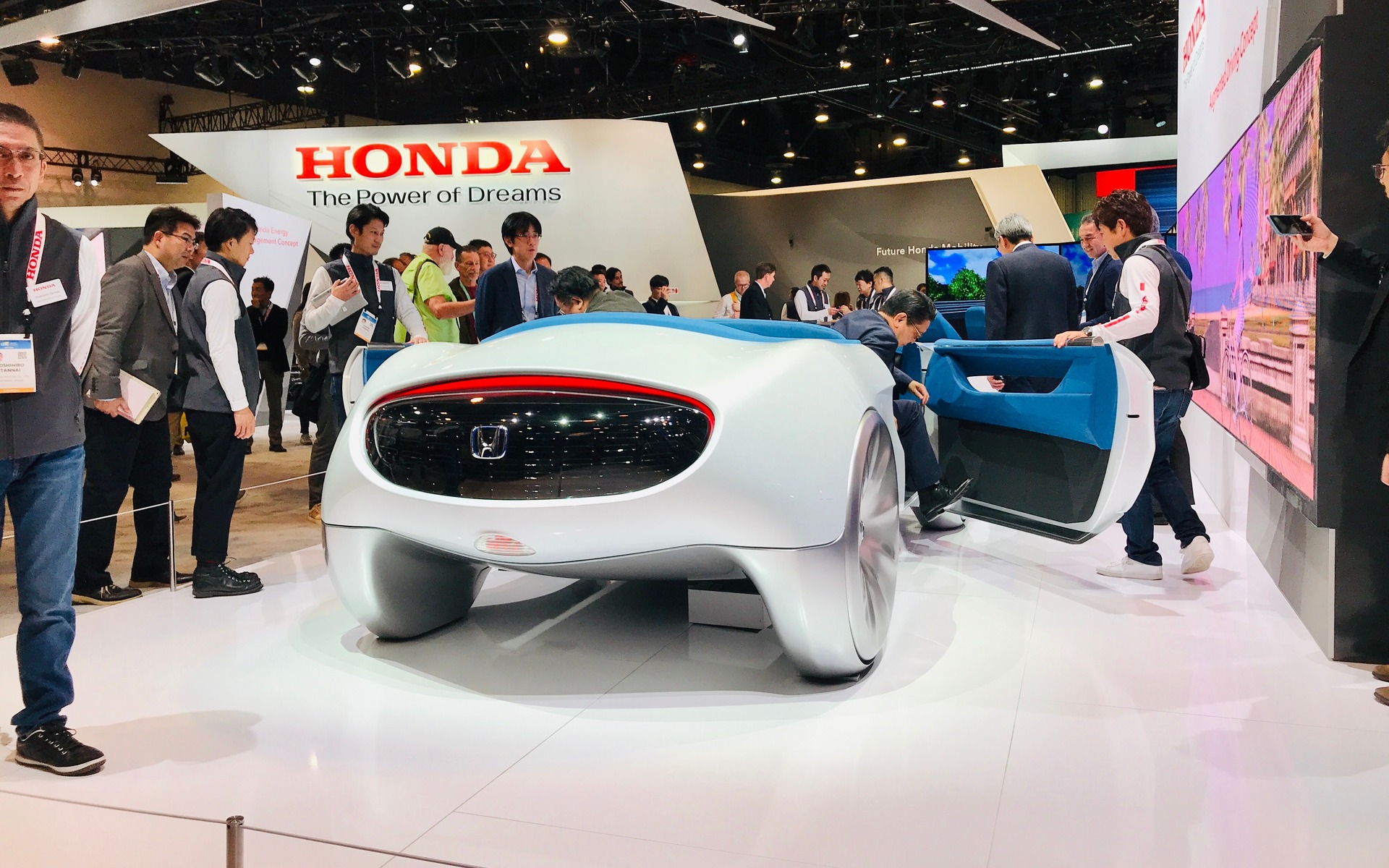 <p>Honda Augmented Driving Concept</p>
