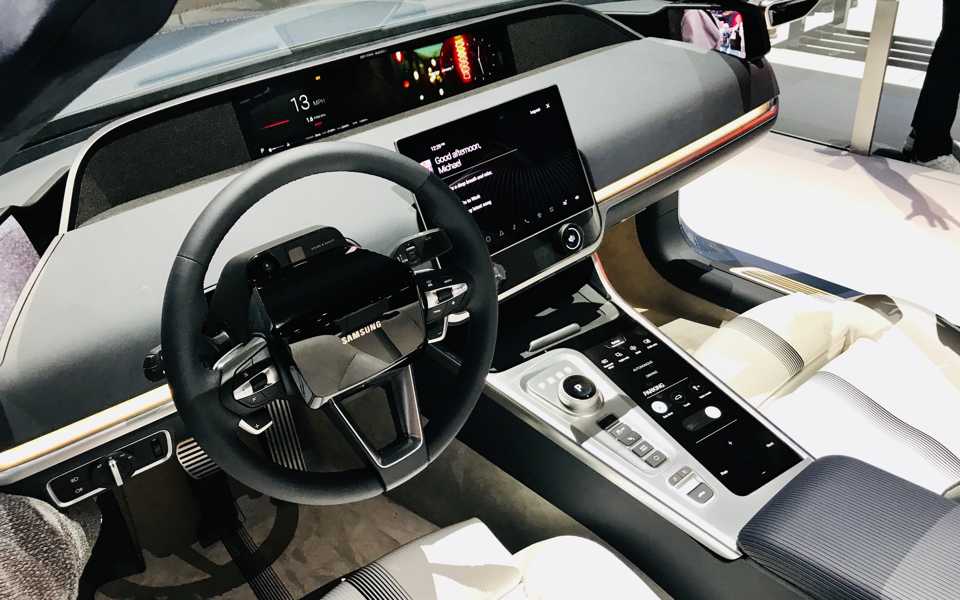<p>Samsung Digital Cockpit</p>