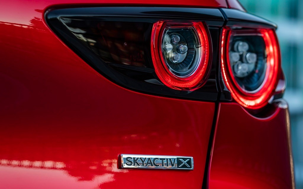 Mazda Skyactiv-X : le meilleur des deux mondes - Guide Auto
