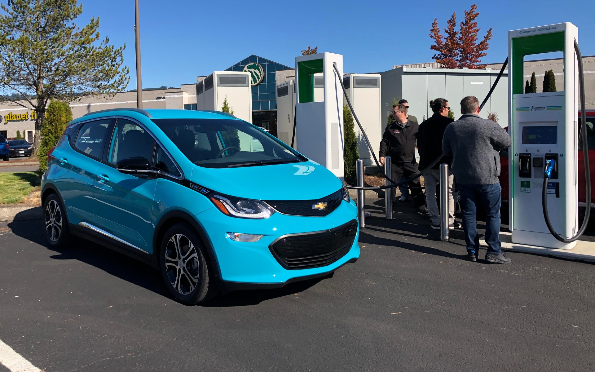 nearly-half-of-ottawa-s-ev-rebate-funds-gone-in-just-8-months-1-3