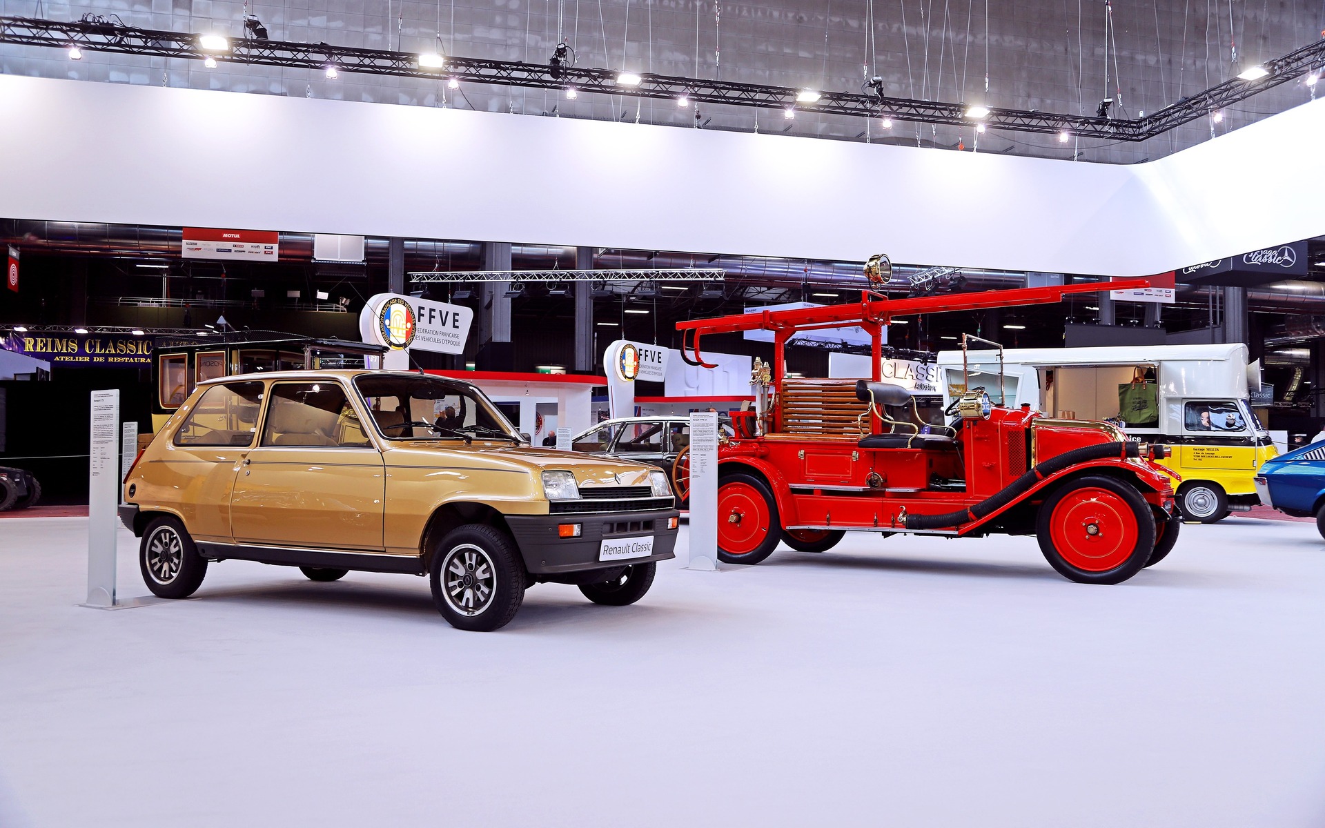 <p>Renault 5 TX 1984 et Renault Type LO 1929</p>