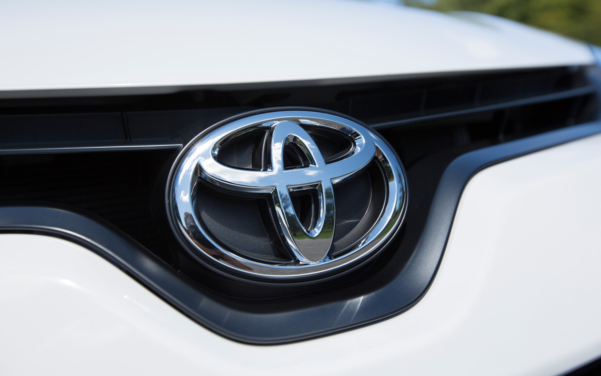 Toyota Extends Paint Warranty up to 14 Years to Fix Peeling Issue The