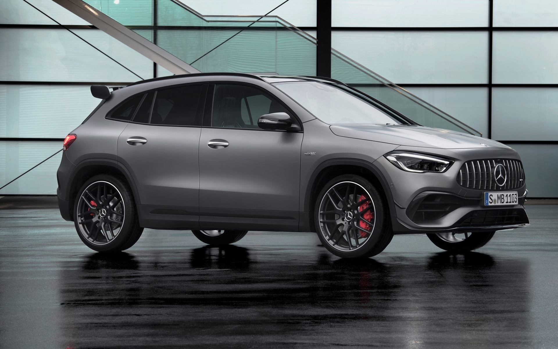 In Images, Updated Mercedes-AMG GLA - gallery News