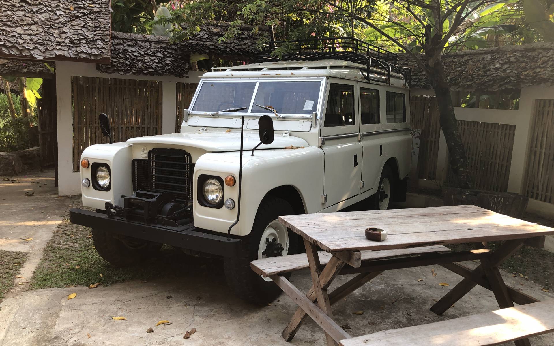 <p><strong>Land Rover Series 3</strong></p>
