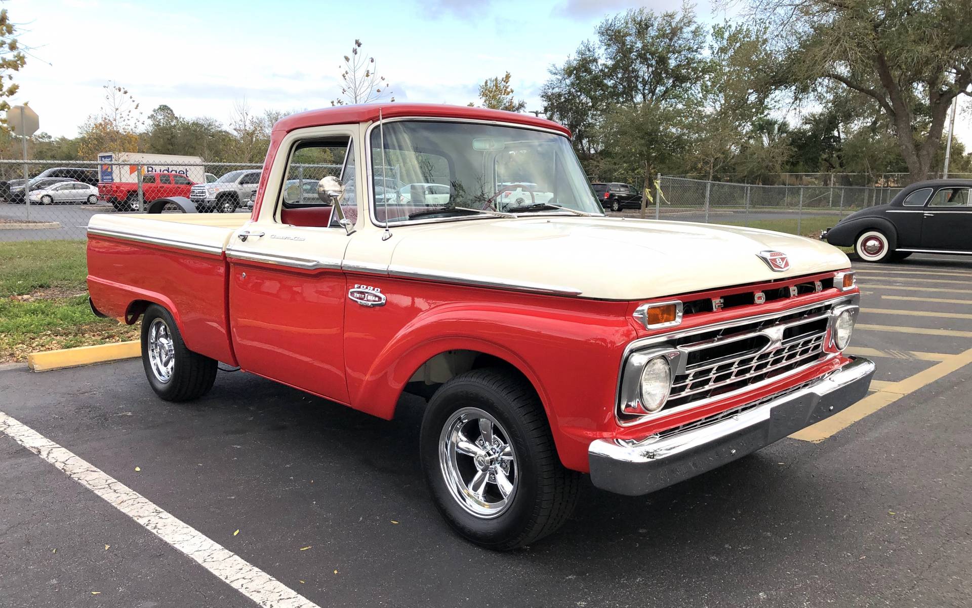 <p><strong>Ford F100 Twin I-Beam</strong></p>