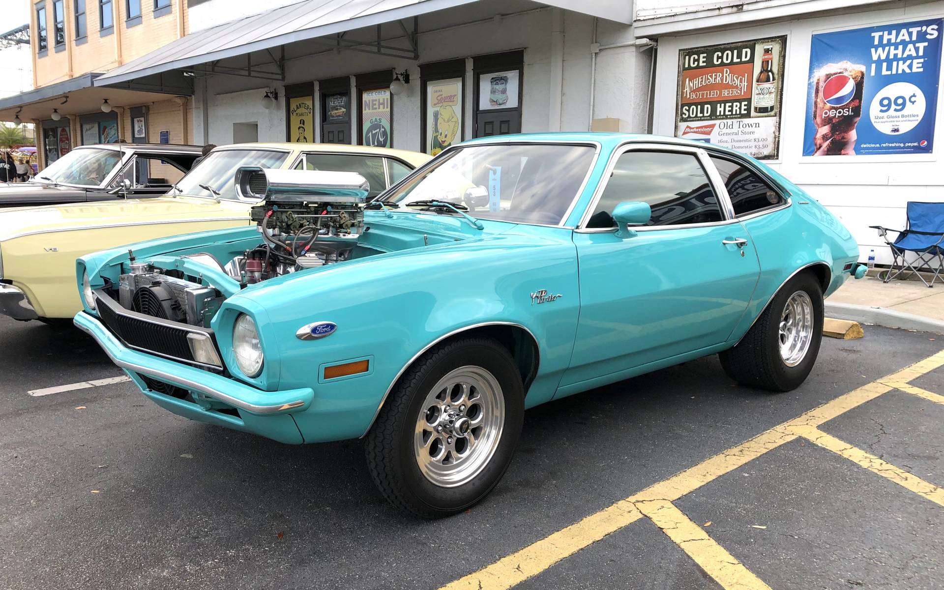 <p><strong>Ford Pinto</strong></p>