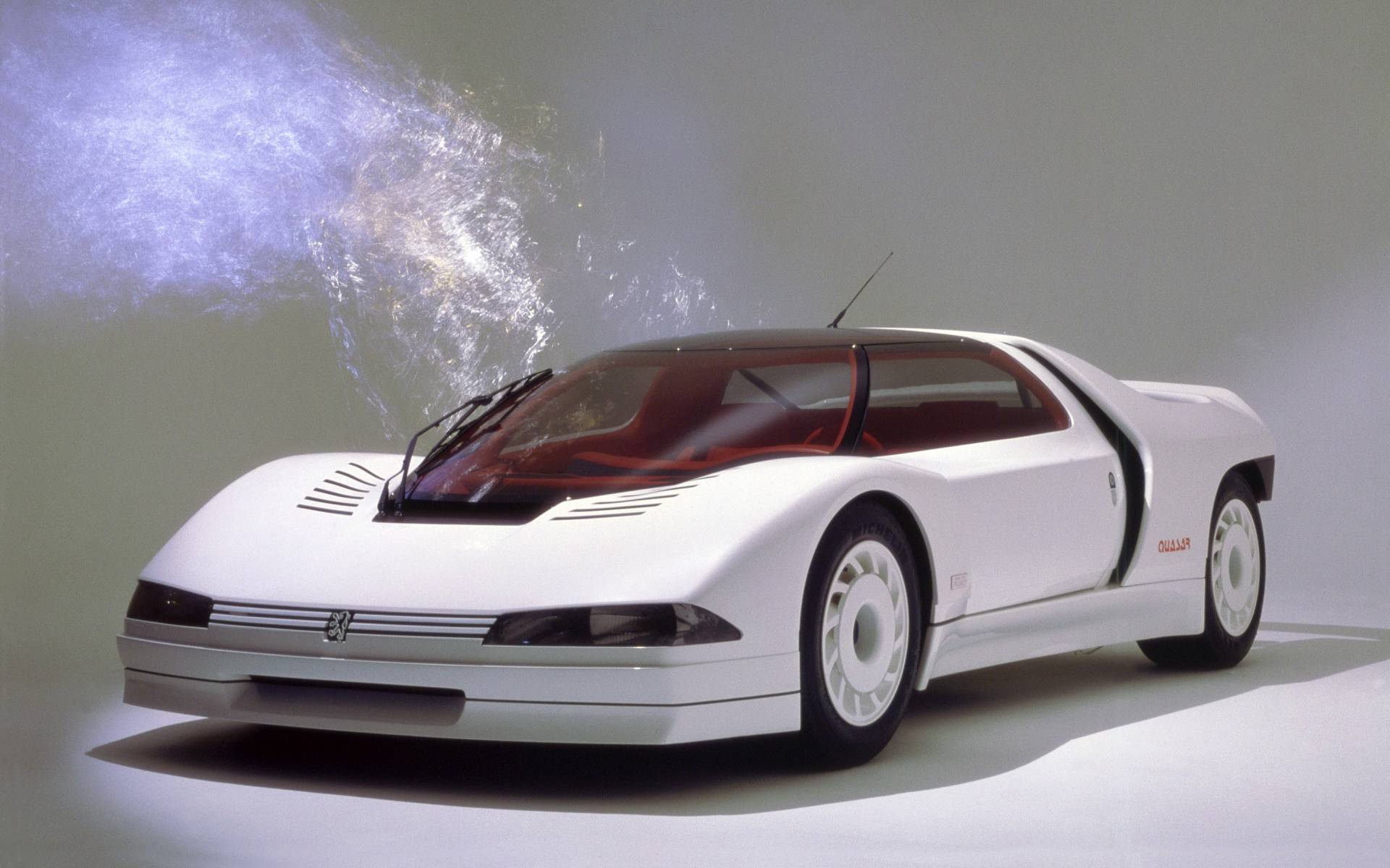 Peugeot Quasar : 600 chevaux et un système multimédia...en 1984 ! 419627-peugeot-quasar-la-renaissance-du-lion