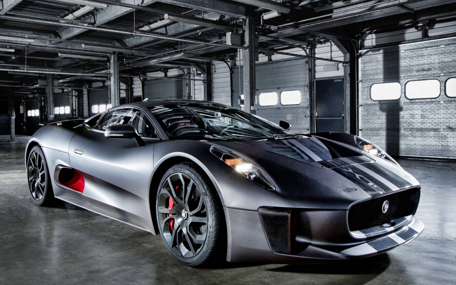 10 voitures  marquantes des 75 ans de Jaguar  11 11