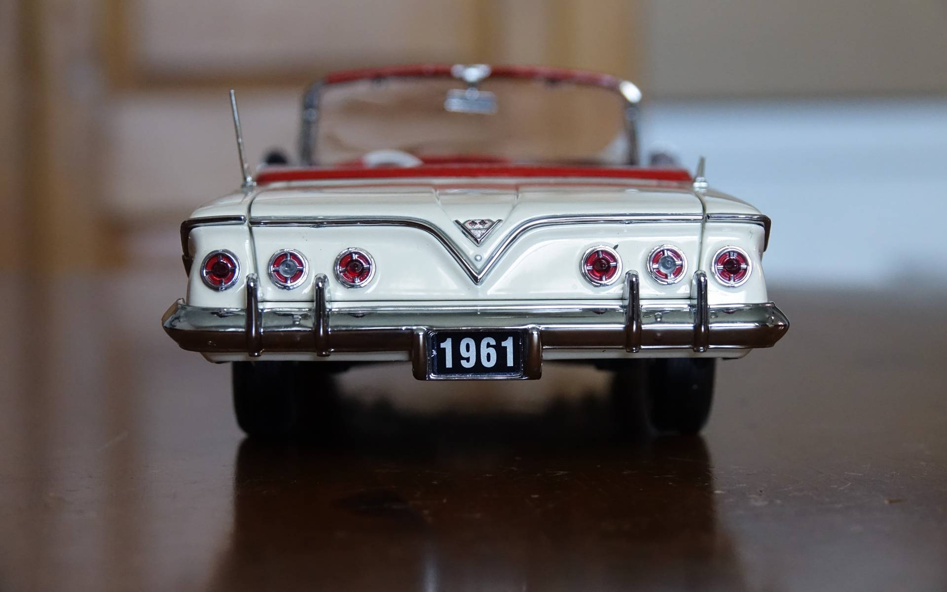 <p>Chevrolet Impala 1961 décapotable</p>
