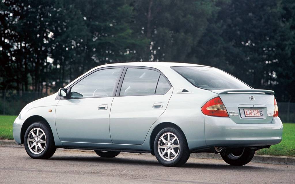 <p><strong>Toyota Prius, 1re génération (2000-2003)</strong></p>