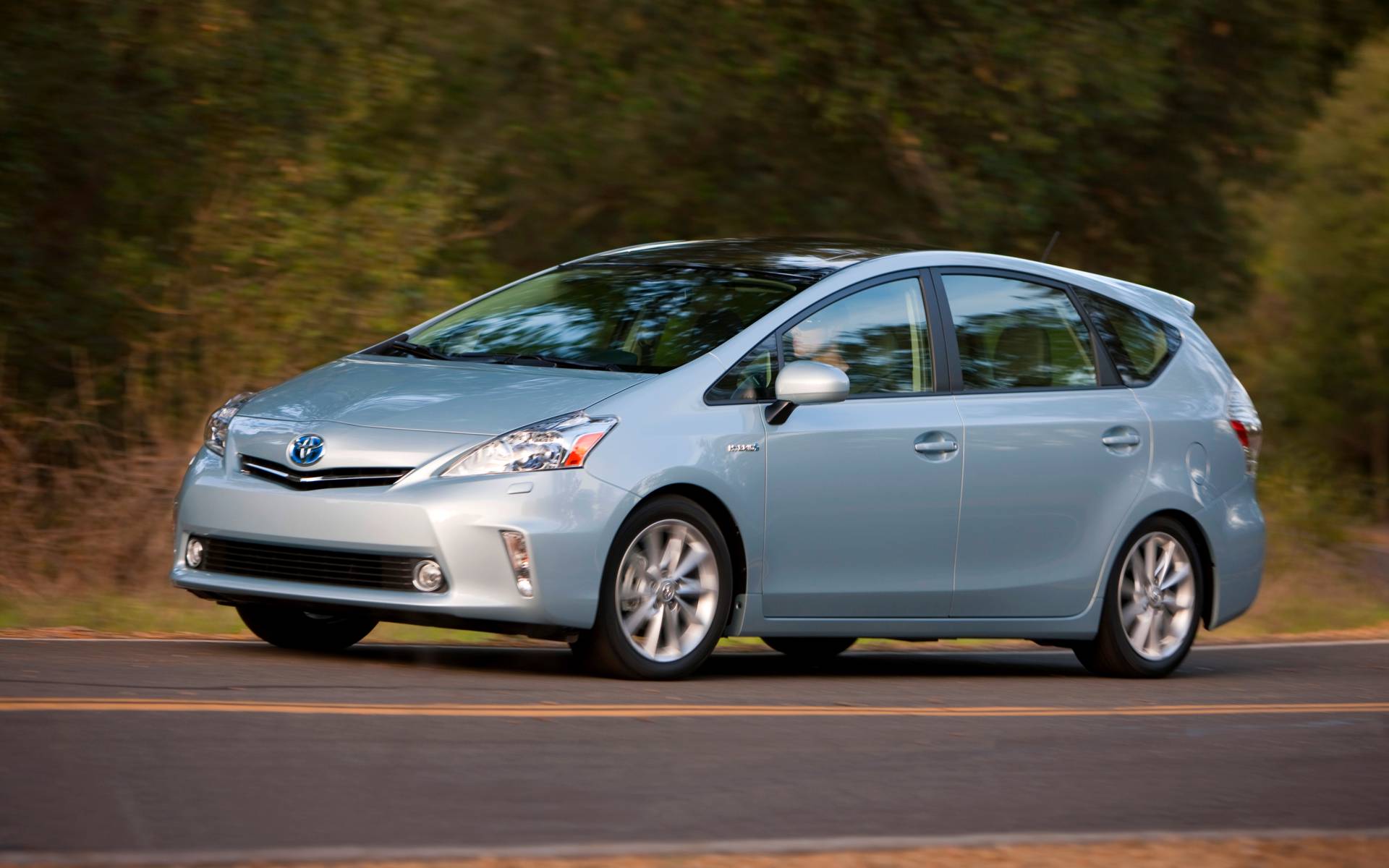 <p><strong>Toyota Prius v (2012-2018)</strong></p>