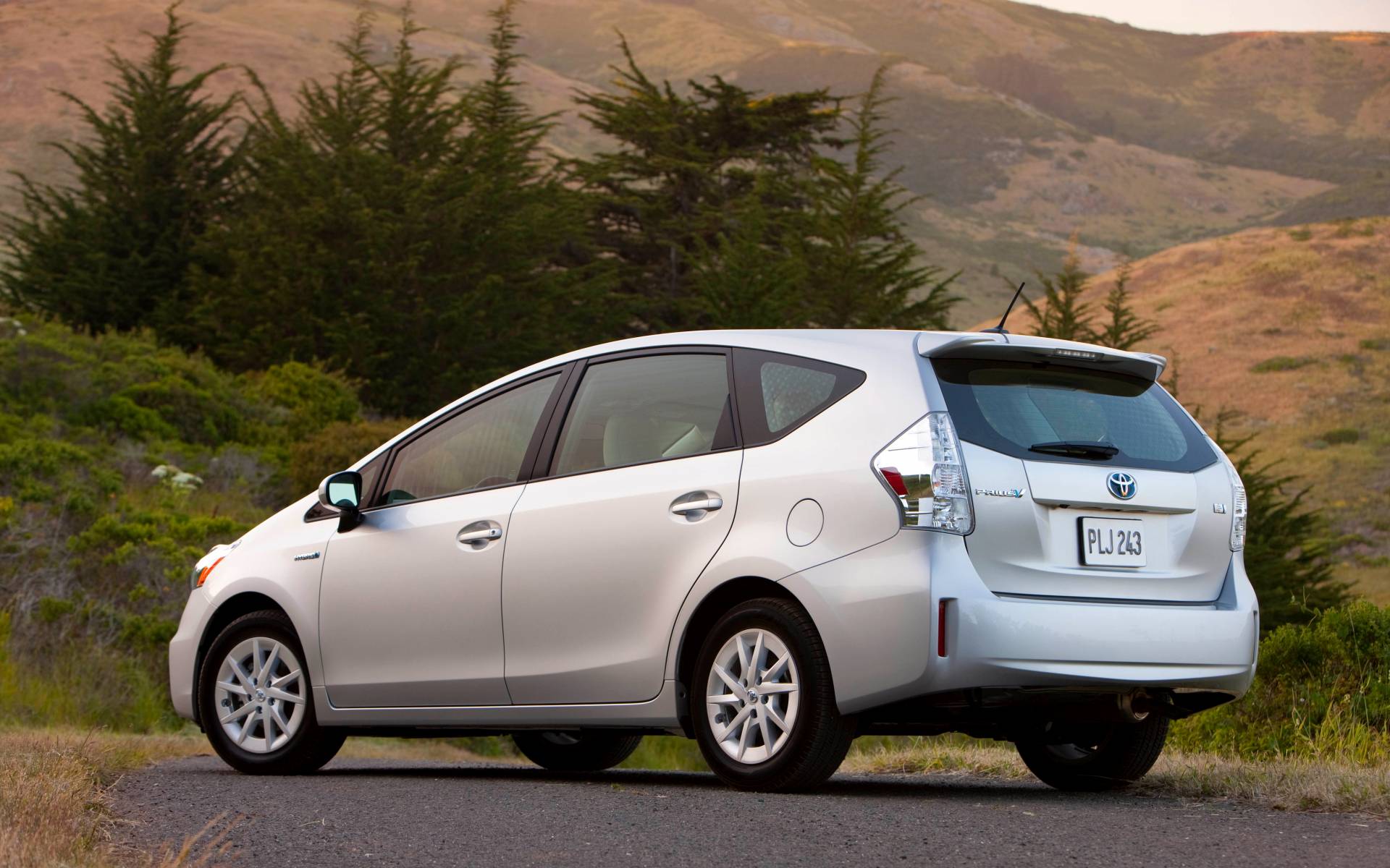 <p><strong>Toyota Prius v (2012-2018)</strong></p>