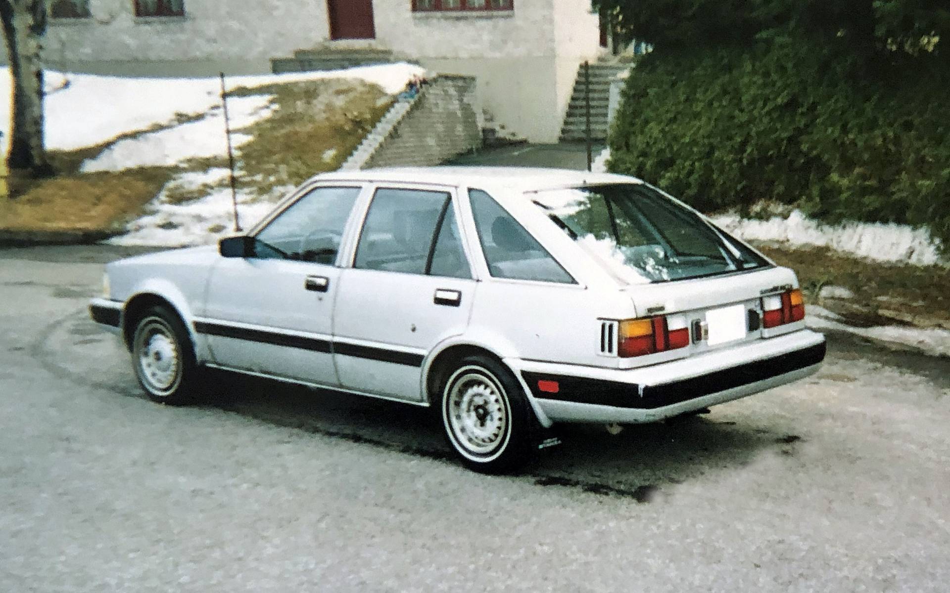 <p>Nissan Stanza 1983</p>