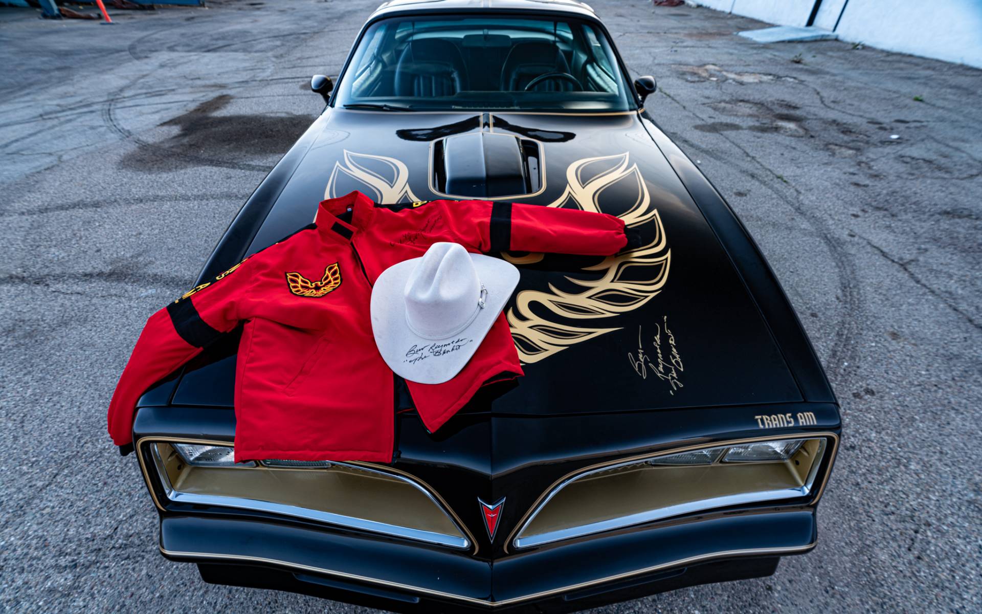 Burt Reynolds' 1977 Pontiac Firebird Trans Am Sold for $240,000