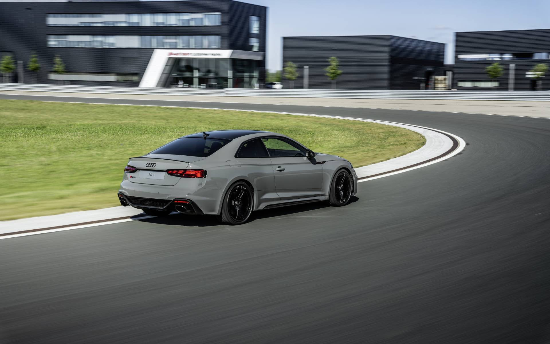 <p>Audi RS 5 Coupe 2021.</p>