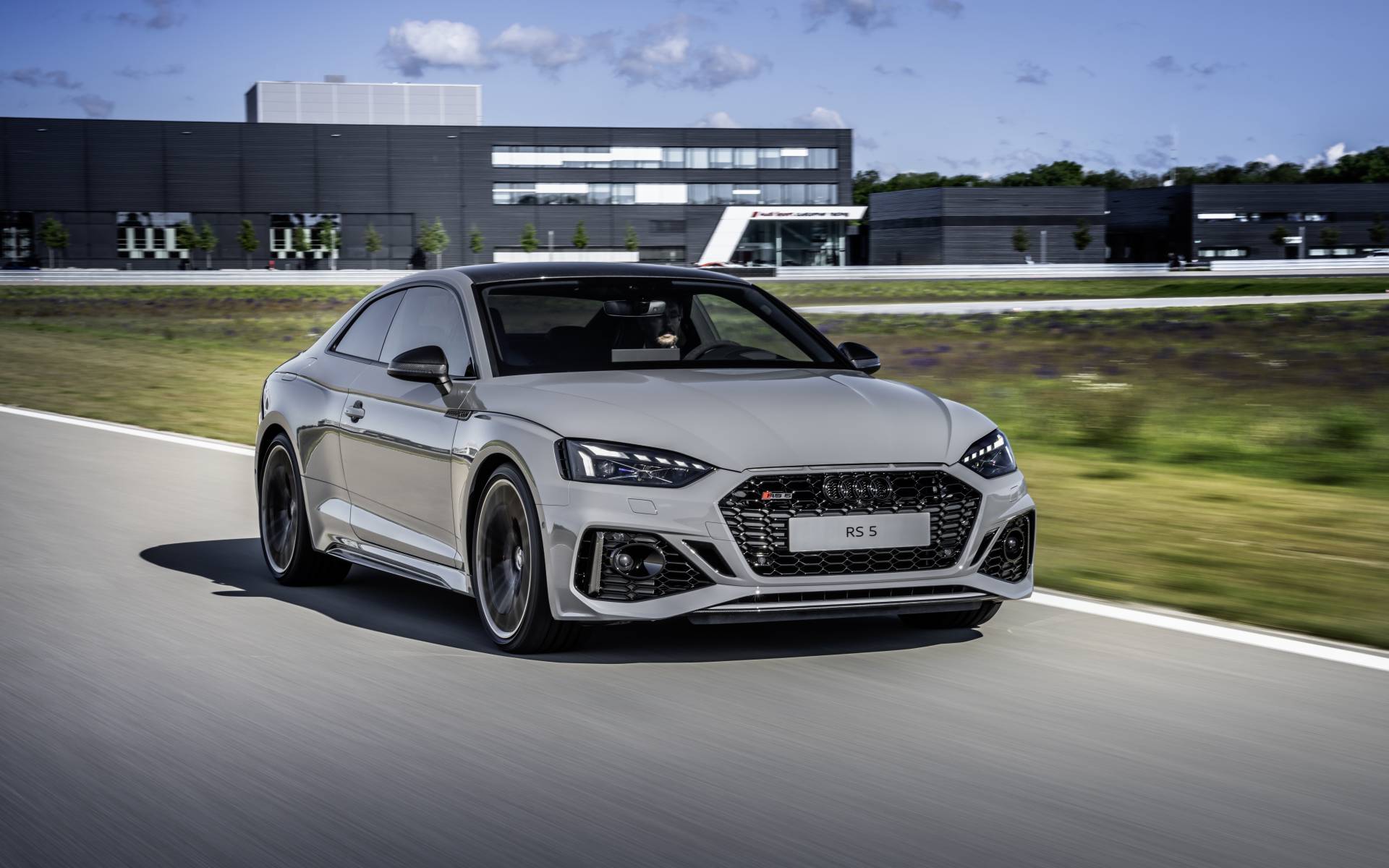 <p>Audi RS 5 Coupe 2021.</p>