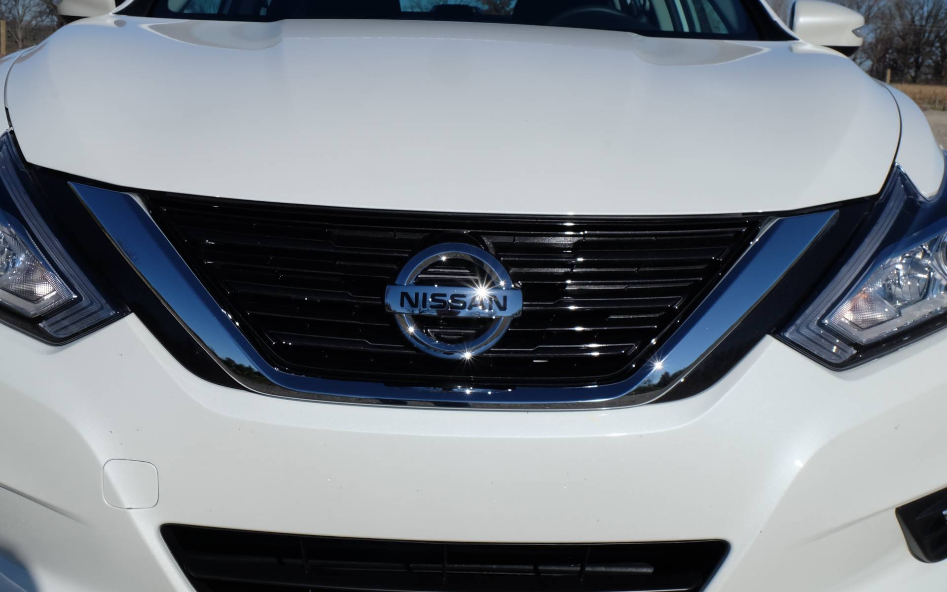 2013 nissan altima hood