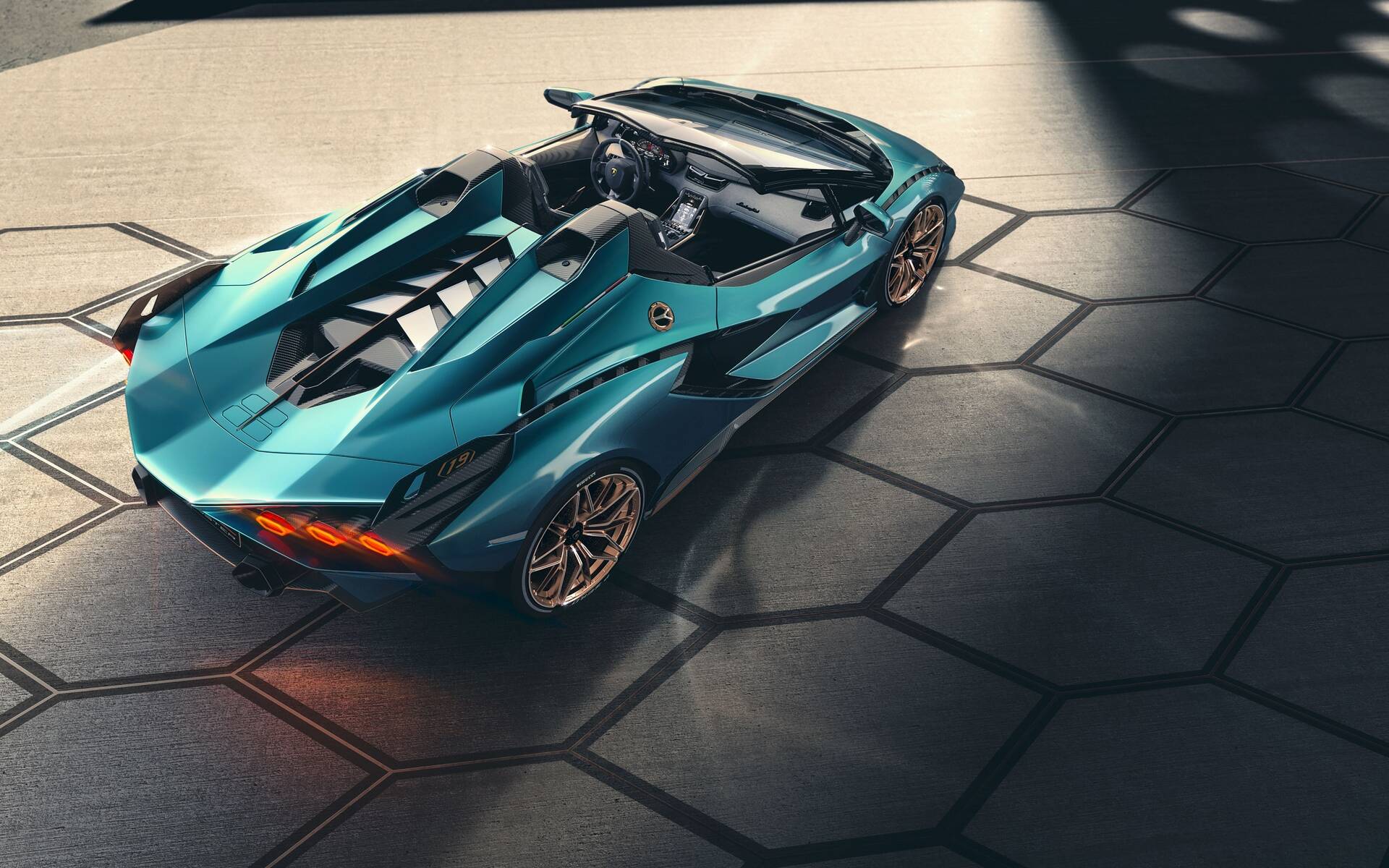 New Lamborghini Sián Roadster unveiled: the future is here