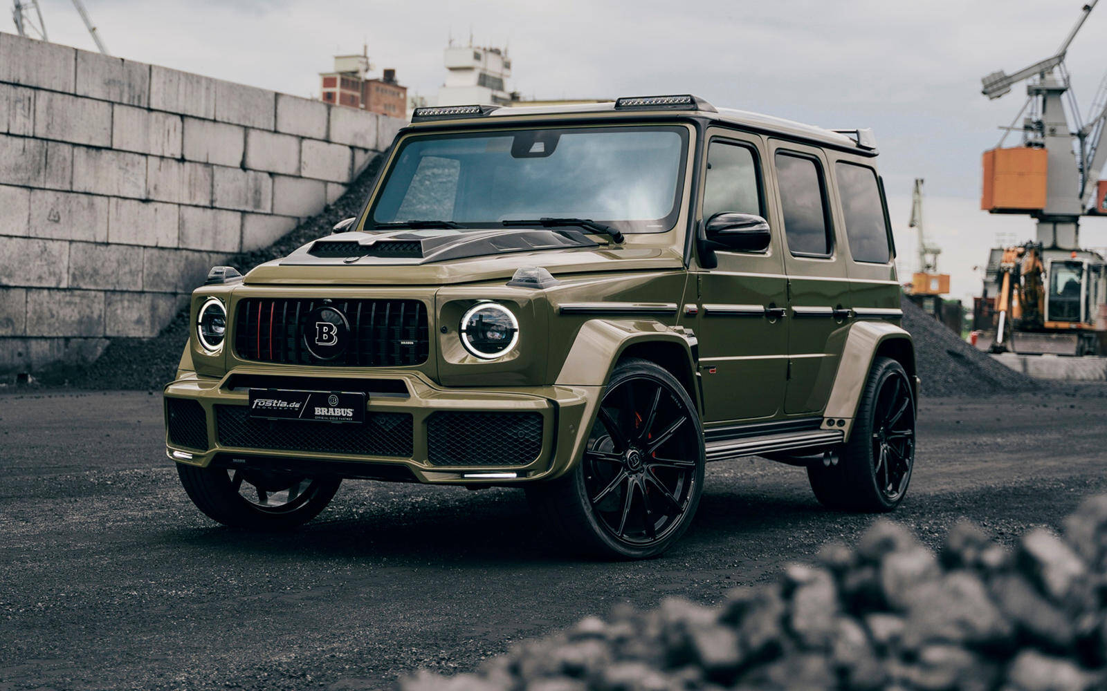 Ce Mercedes Benz Classe G Modifie Par Brabus Et Fostla Semble Pret Pour La Guerre Guide Auto