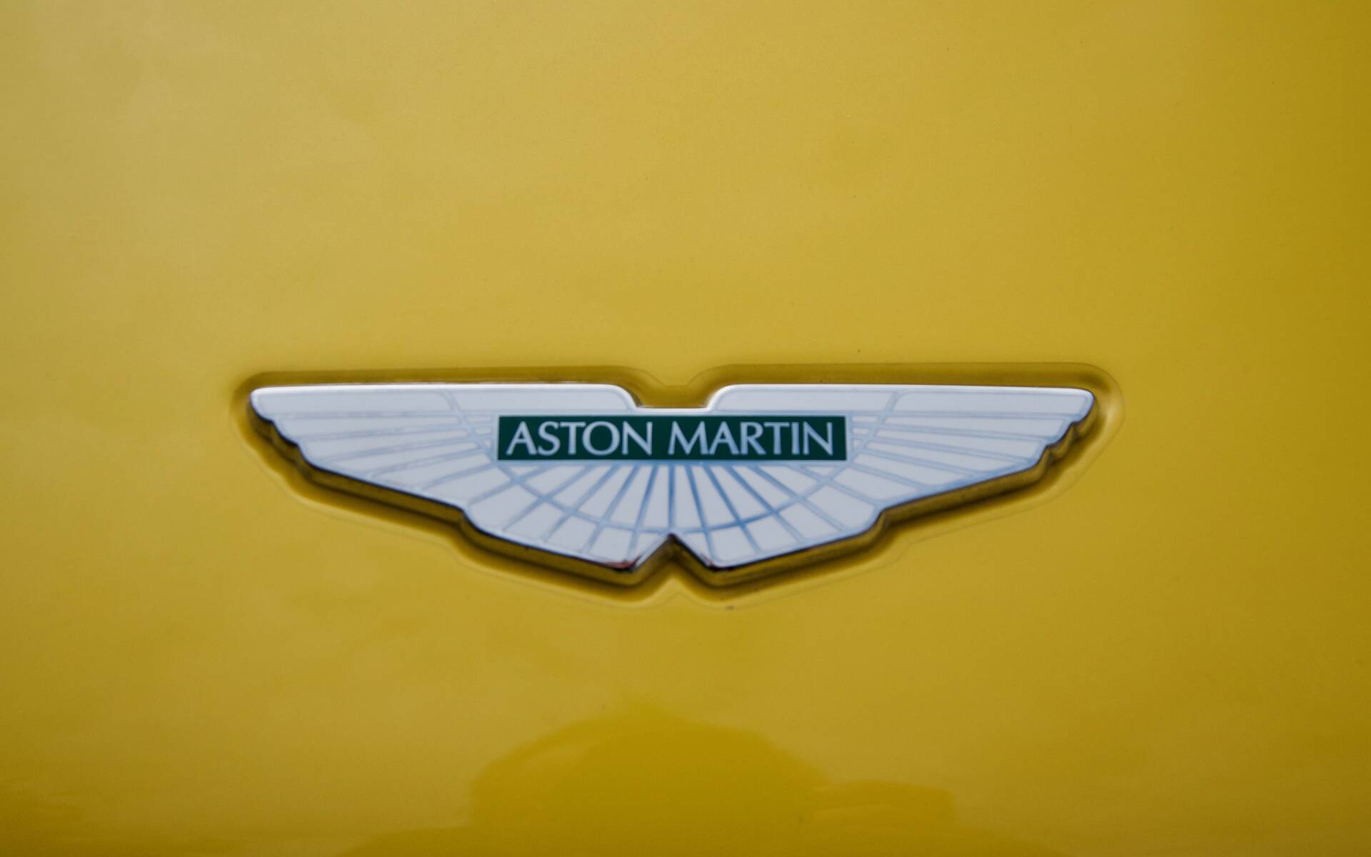 <p>Aston Martin DB11 2020</p>