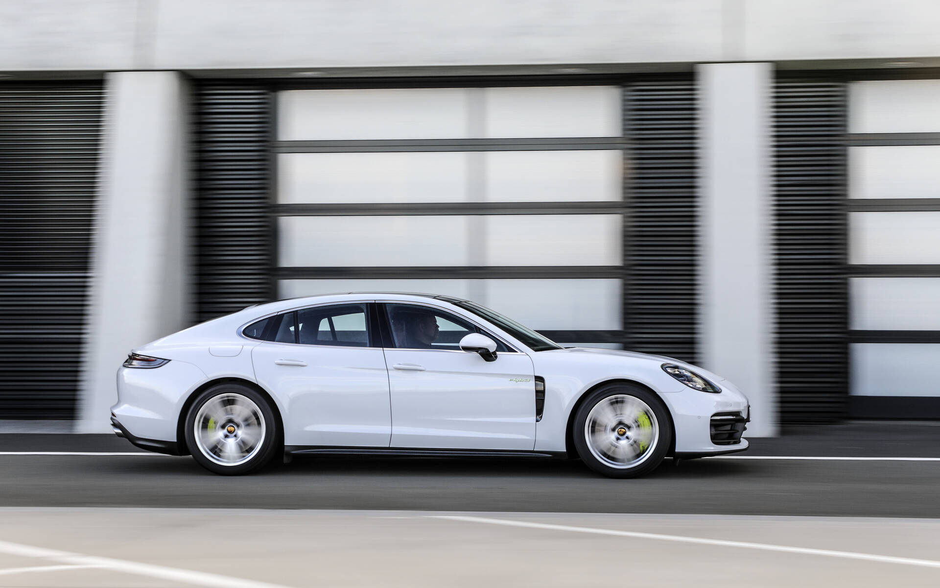 <p>Porsche Panamera 4S e-hybrid 2021</p>