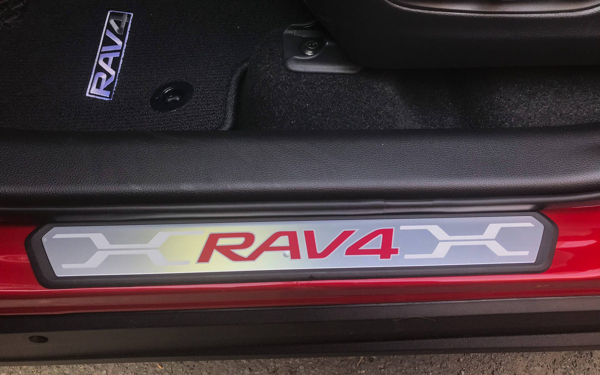 <p>Toyota RAV4 Prime XSE 2021</p>
