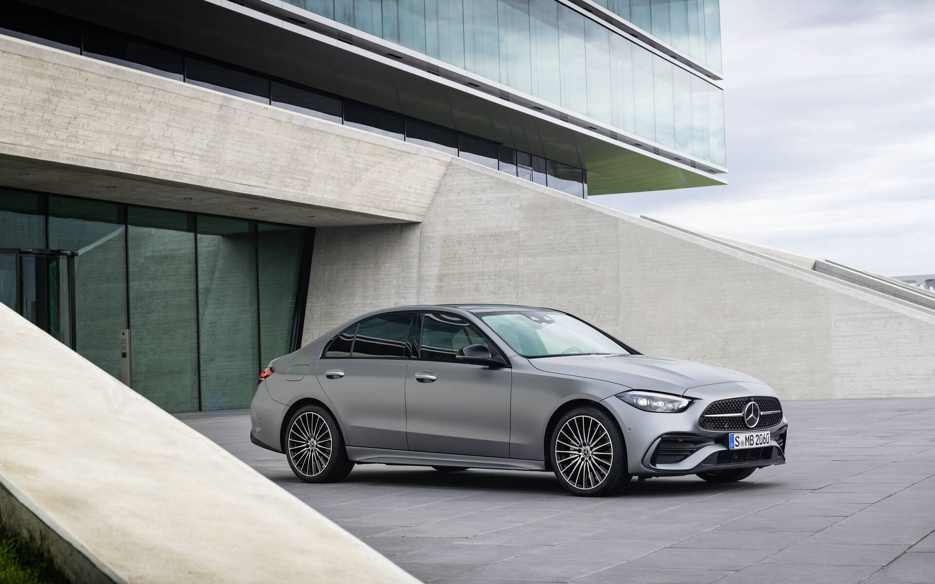 22 Mercedes Benz C Class Debuts With Spectacular Interior 2 30
