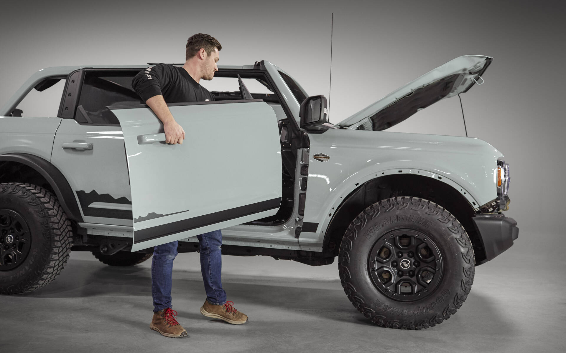 2021 Ford Bronco Shown With Every Part You Can Remove The Car Guide