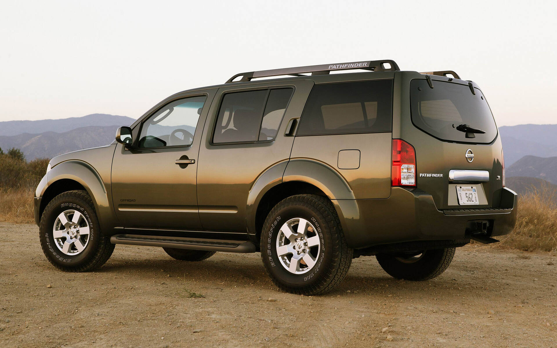 <p>Nissan Pathfinder 2005-2007</p>