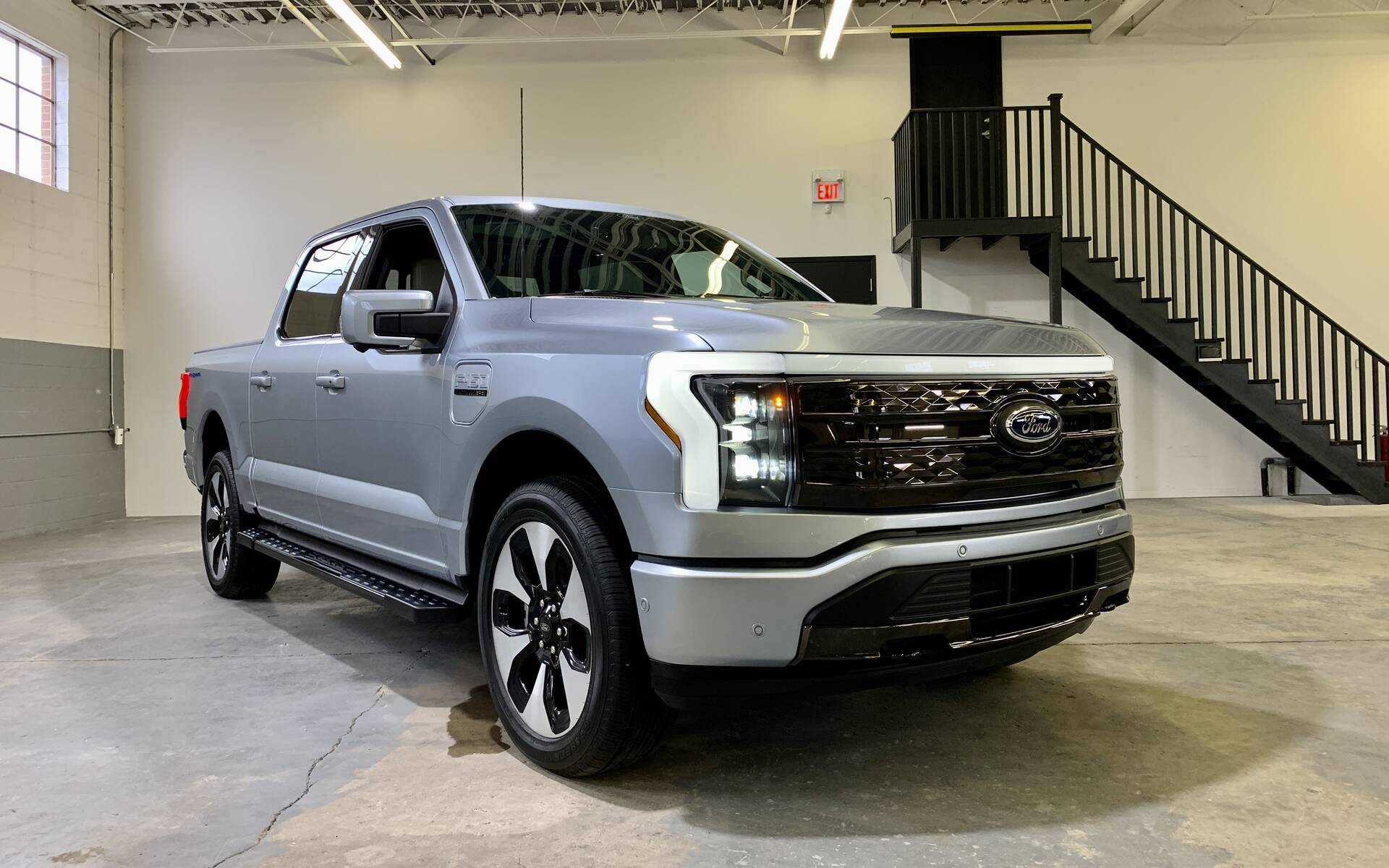 F150 Lightning Trunk / Ford F 150 Lightning Indicates 472 Miles Range