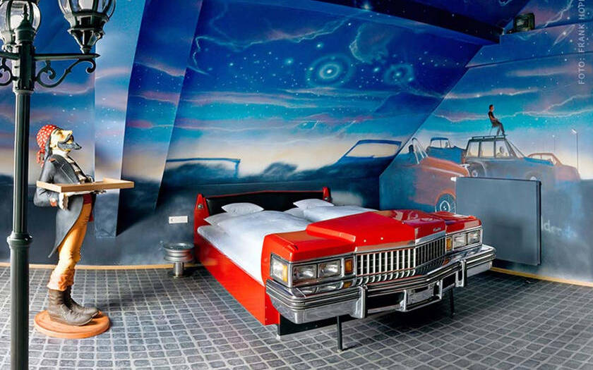 <p>Drive-In Cinema Room (Cadillac Coupe de Ville)</p>
