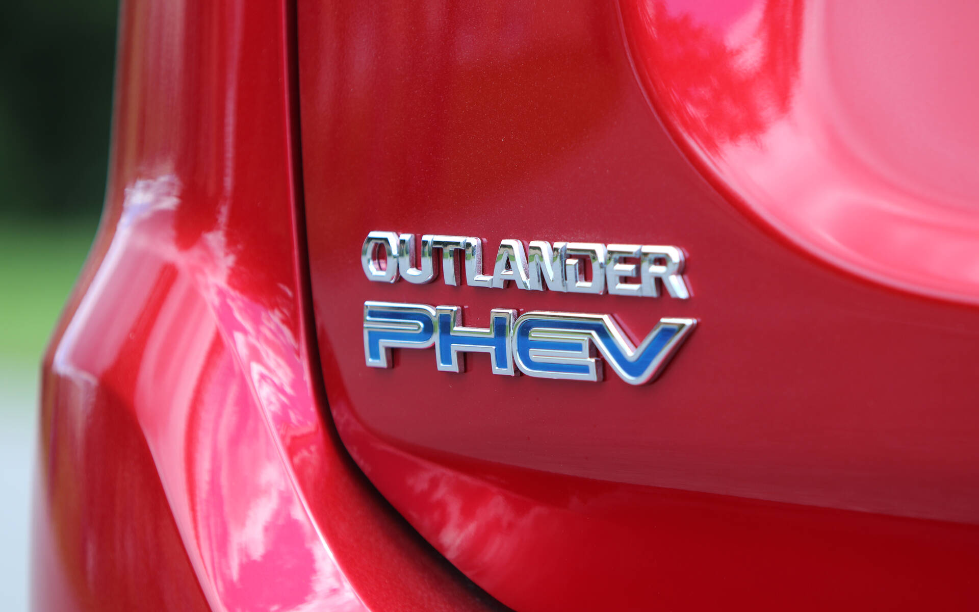 2022 Mitsubishi Outlander PHEV: Better Than Ever, Yet Overlooked