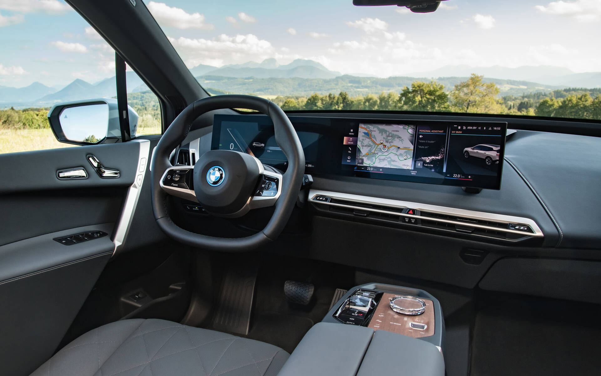 Innovativer E-SUV: BMW iX xDrive50 im Test