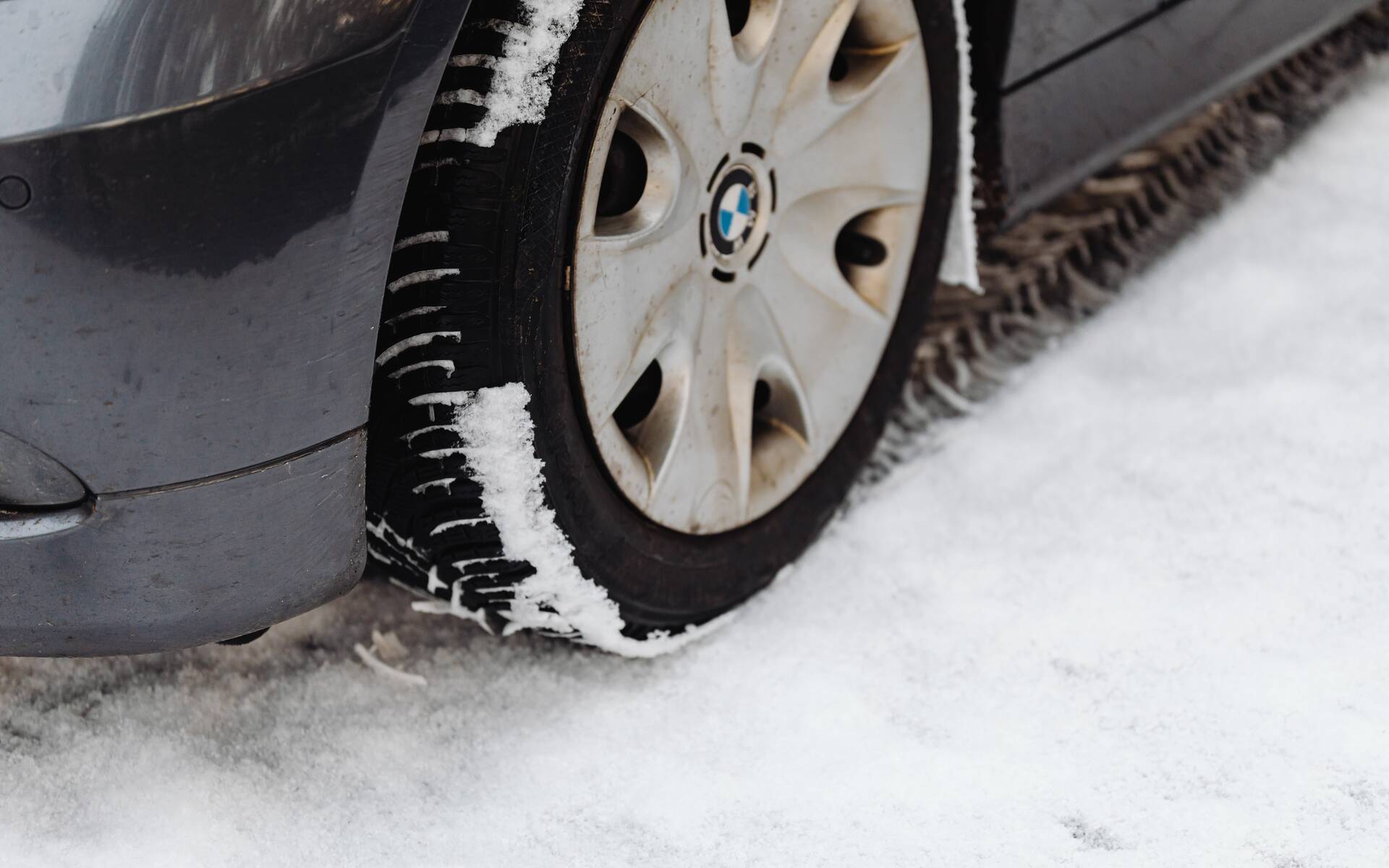 Pneus d'hiver : 8 conseils avant d'acheter vos pneus - Guide Auto