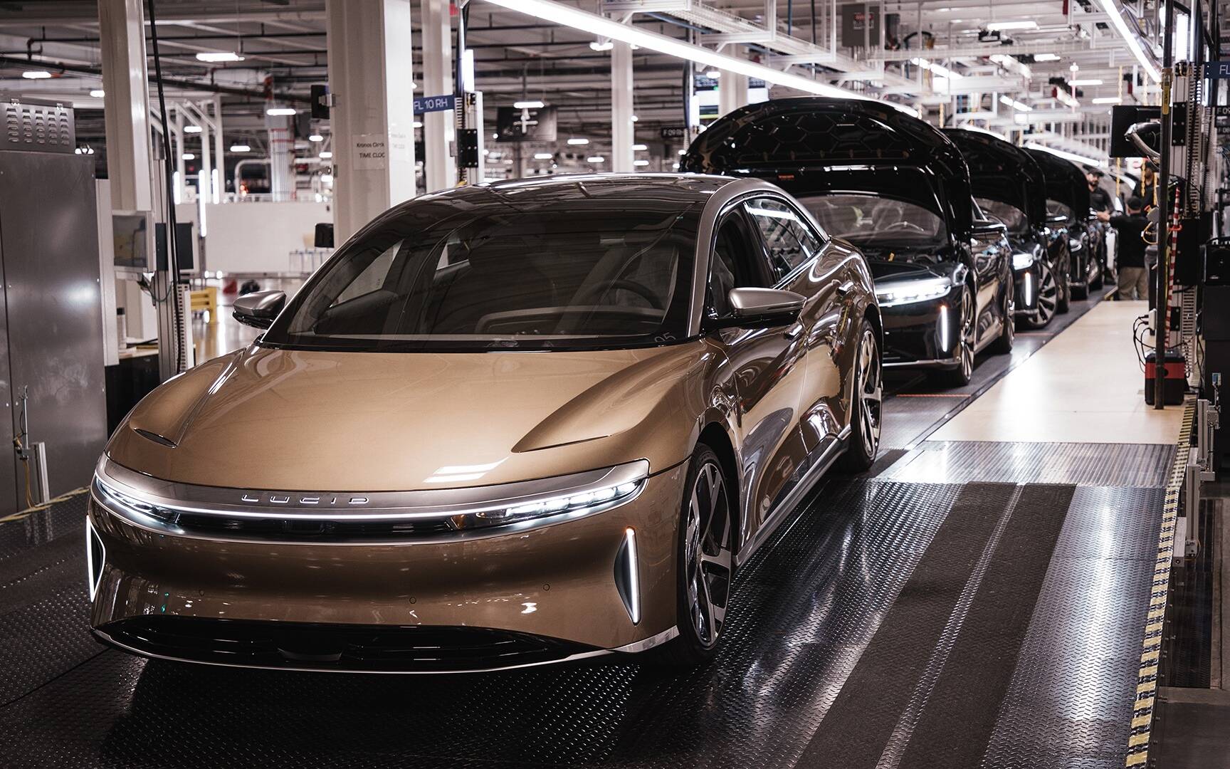 EV Range Champ Lucid Air Finally Rolls Off the Line - The Car Guide