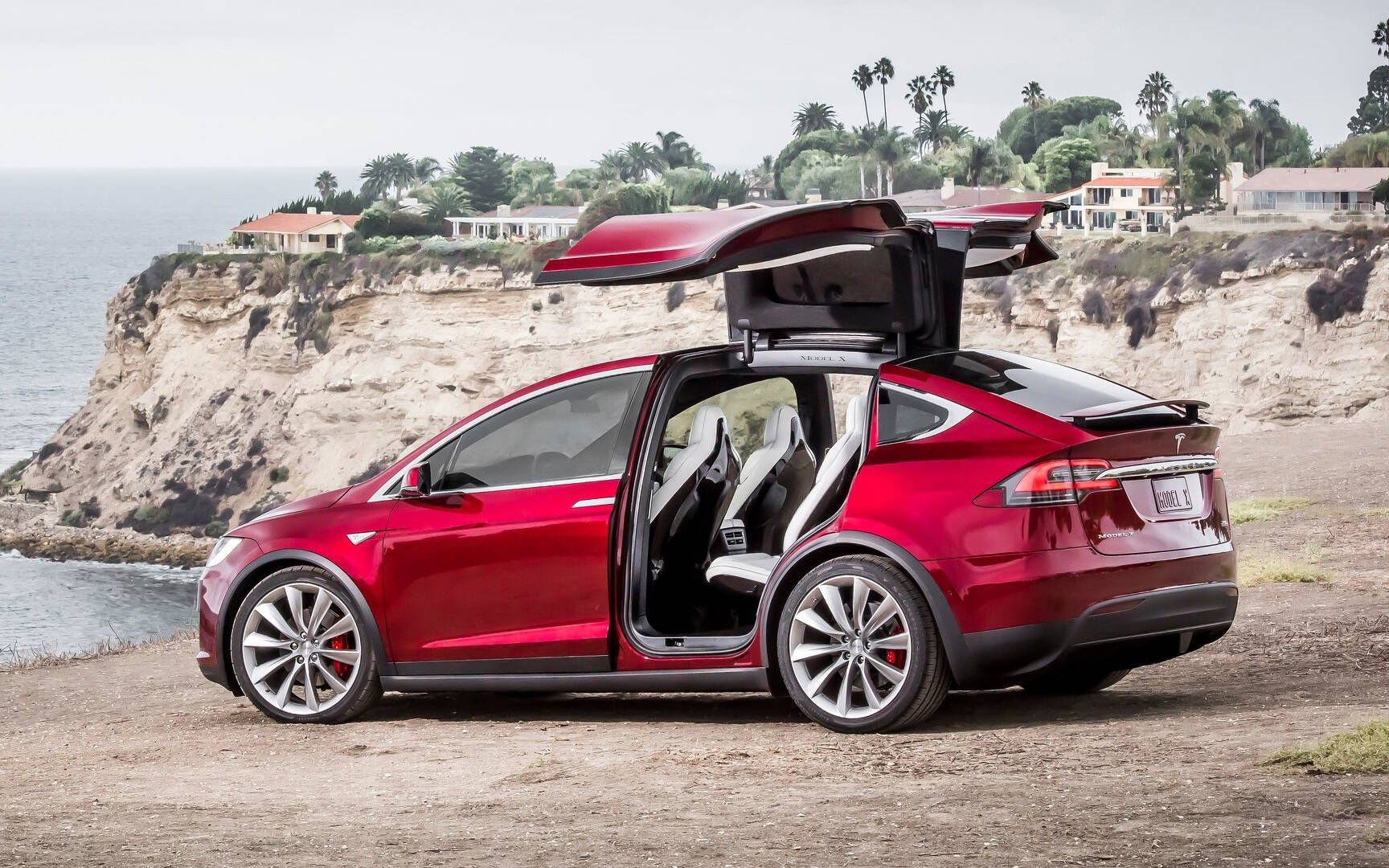 Tesla : une commande de 100 000 voitures du loueur Hertz 492655-tesla-une-commande-de-100-000-voitures-et-1-000-milliards-de-dollars-a-wall-street