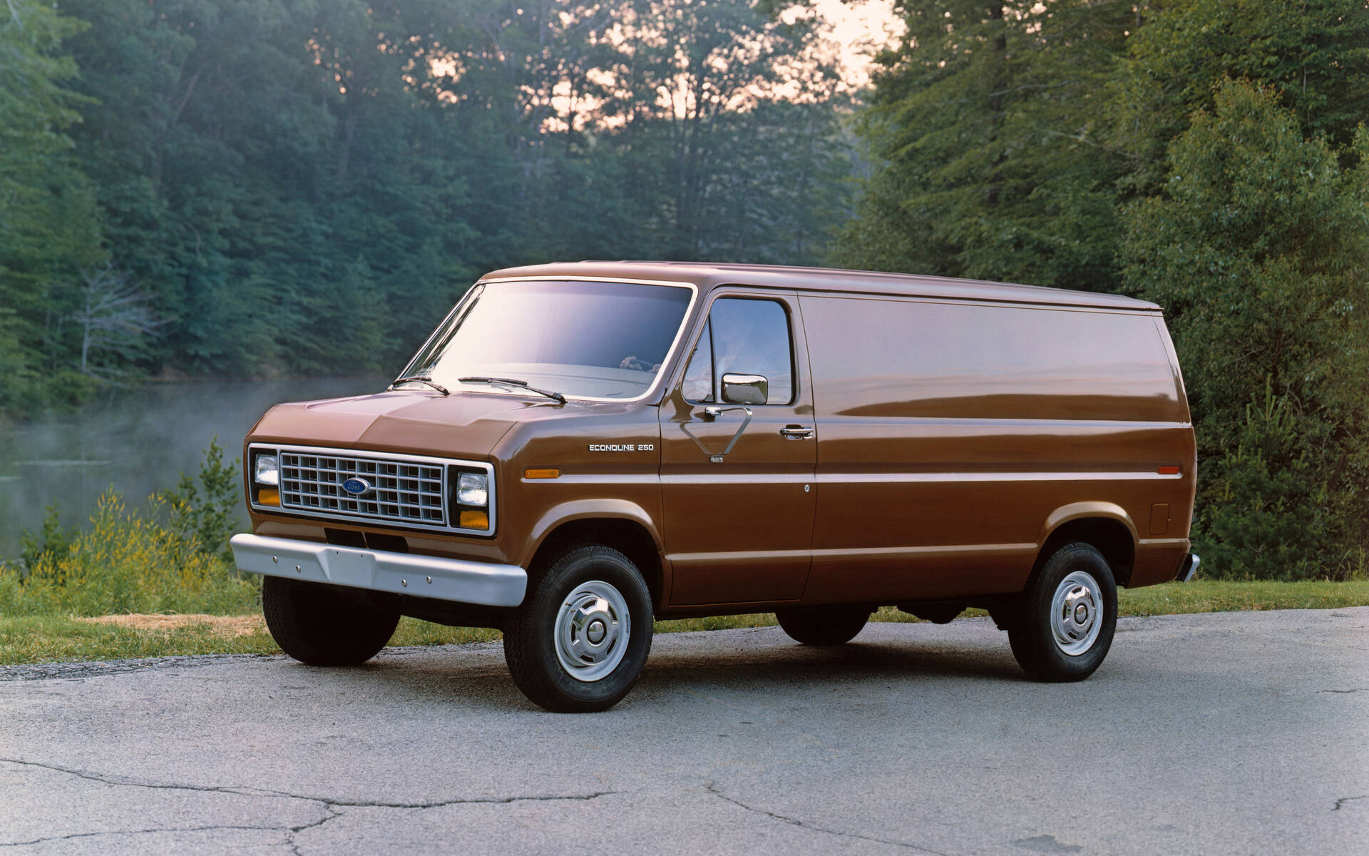 <p><strong>2. Ford Econoline</strong></p>