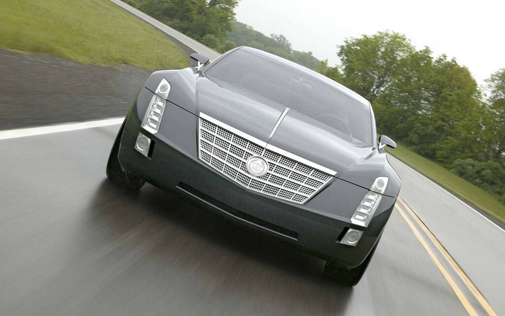 Concept Cadillac Sixteen : la démesure ! 494235-concept-cadillac-sixteen-la-demesure