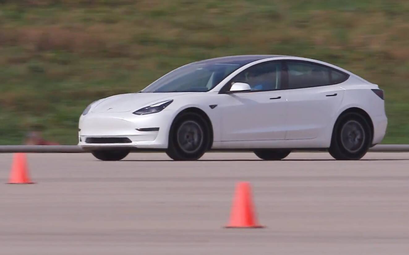 Goodyear teste son propre pneu sans air sur une Tesla Model 3