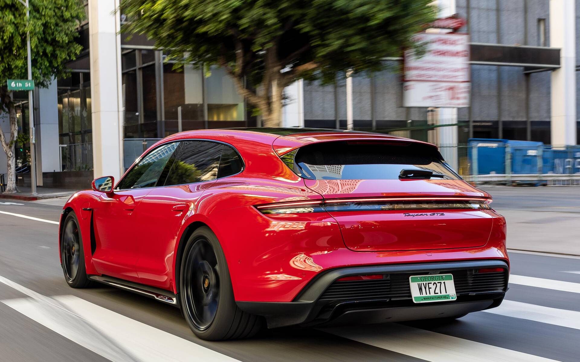 <p>Porsche Taycan GTS Sport Turismo 2022</p>
