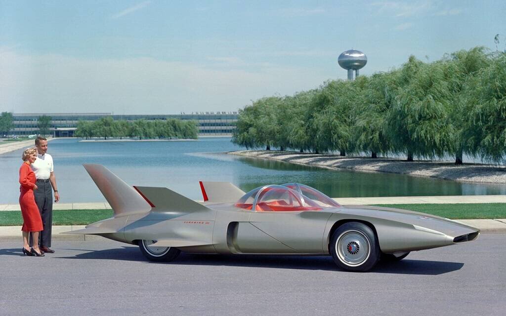 Concepts GM Firebird : quand on rêvait de voitures à turbine 498105-concepts-gm-firebird-fusees-roulantes