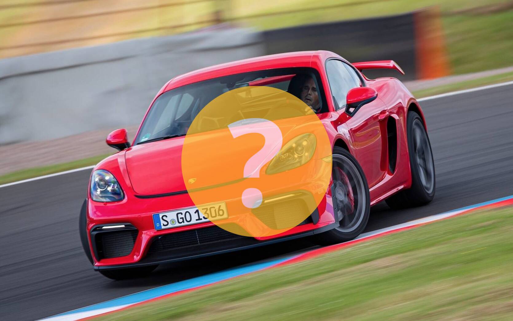 Quoi choisir entre une Porsche 911 et une Cayman GT4?