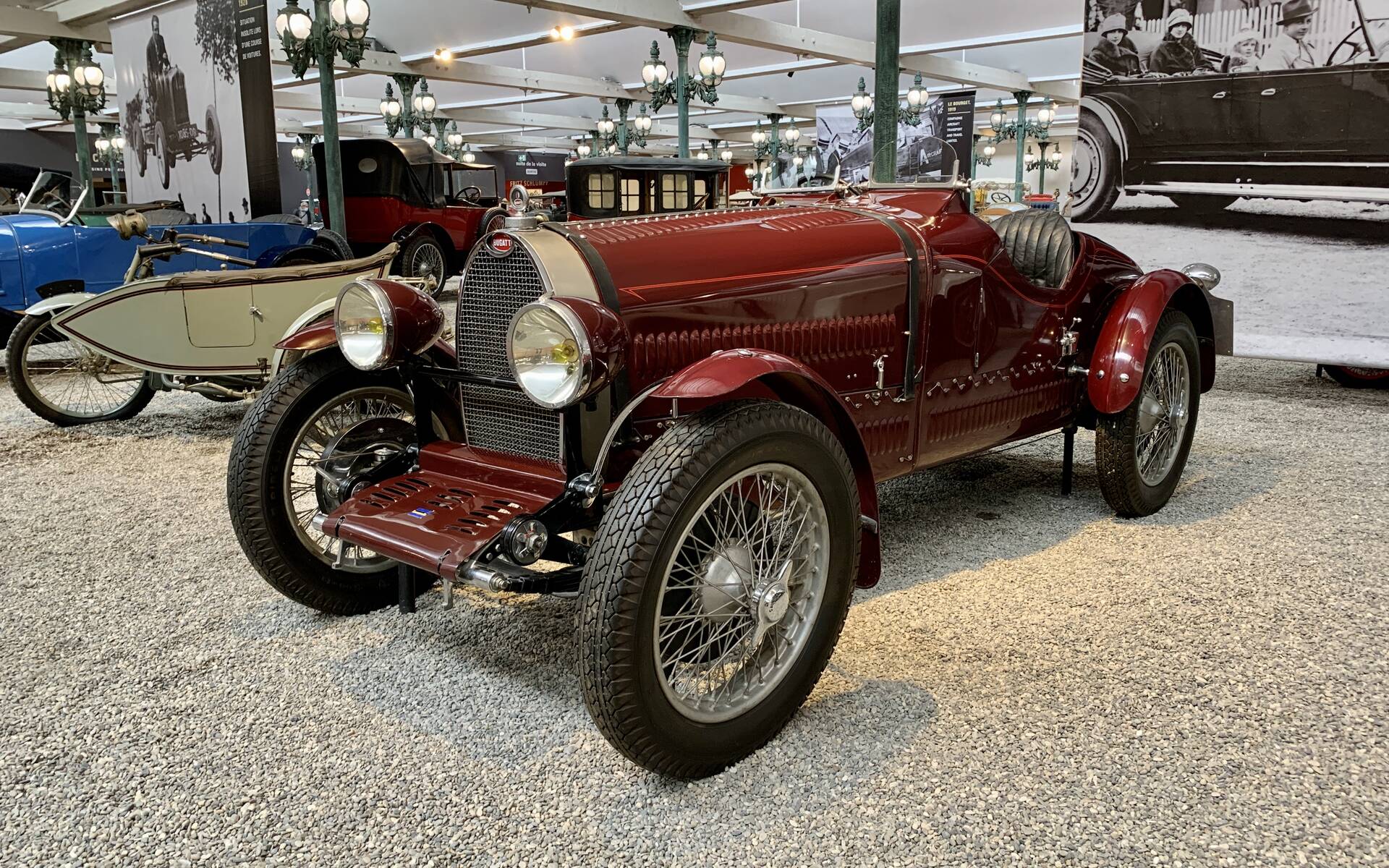 En photos : une centaine de Bugatti réunies dans un même musée 503053-en-photos-des-dizaines-de-bugatti-reunies-dans-un-meme-musee