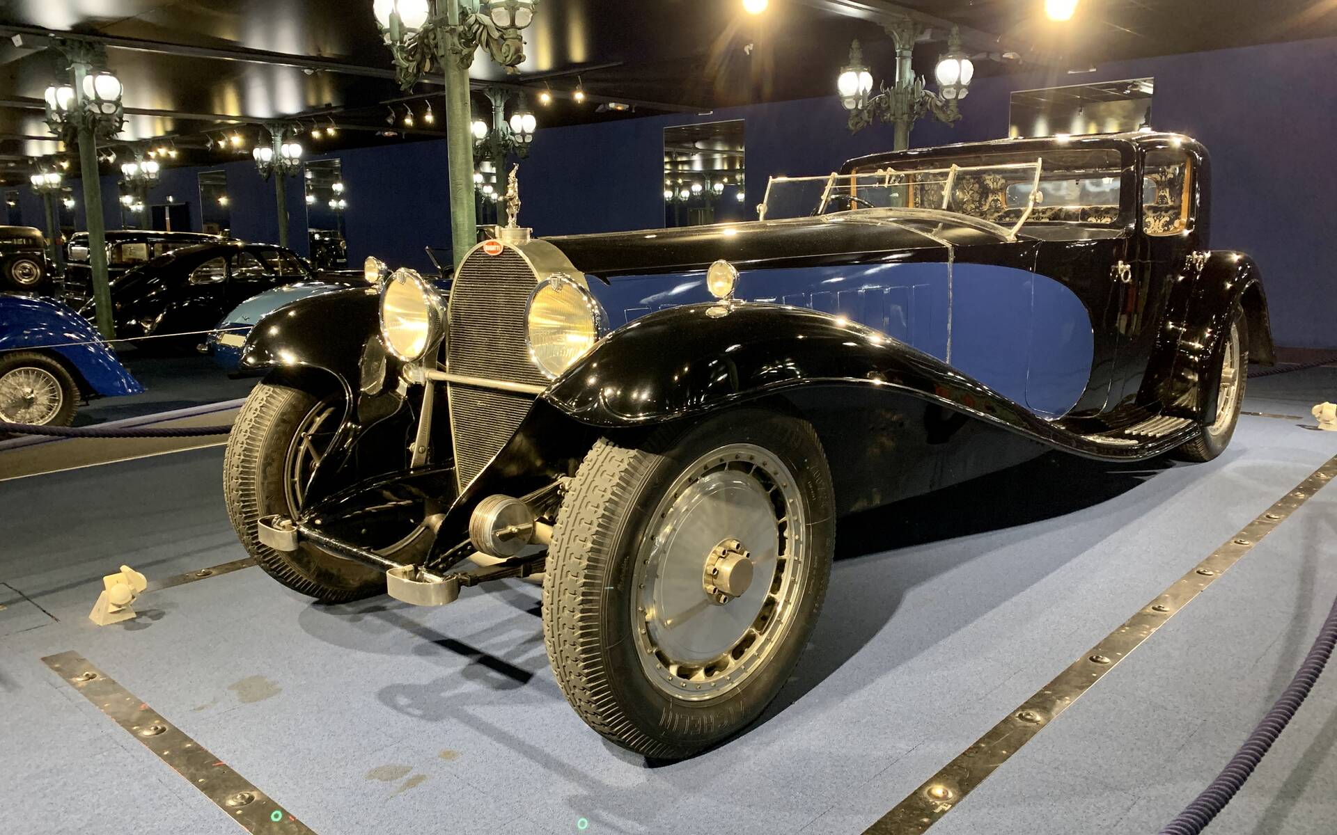 En photos : une centaine de Bugatti réunies dans un même musée 503089-en-photos-des-dizaines-de-bugatti-reunies-dans-un-meme-musee