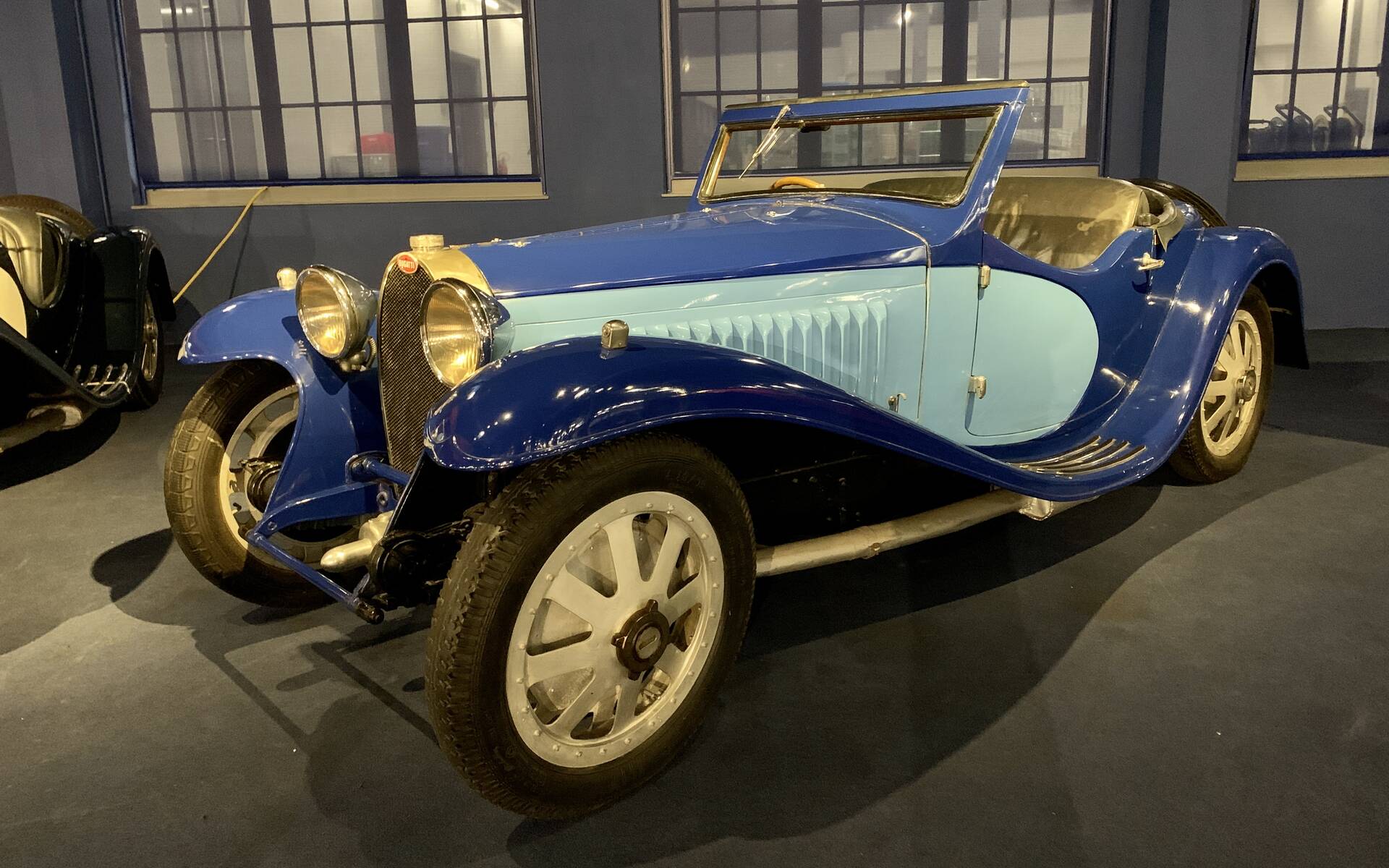 En photos : une centaine de Bugatti réunies dans un même musée 503098-en-photos-des-dizaines-de-bugatti-reunies-dans-un-meme-musee