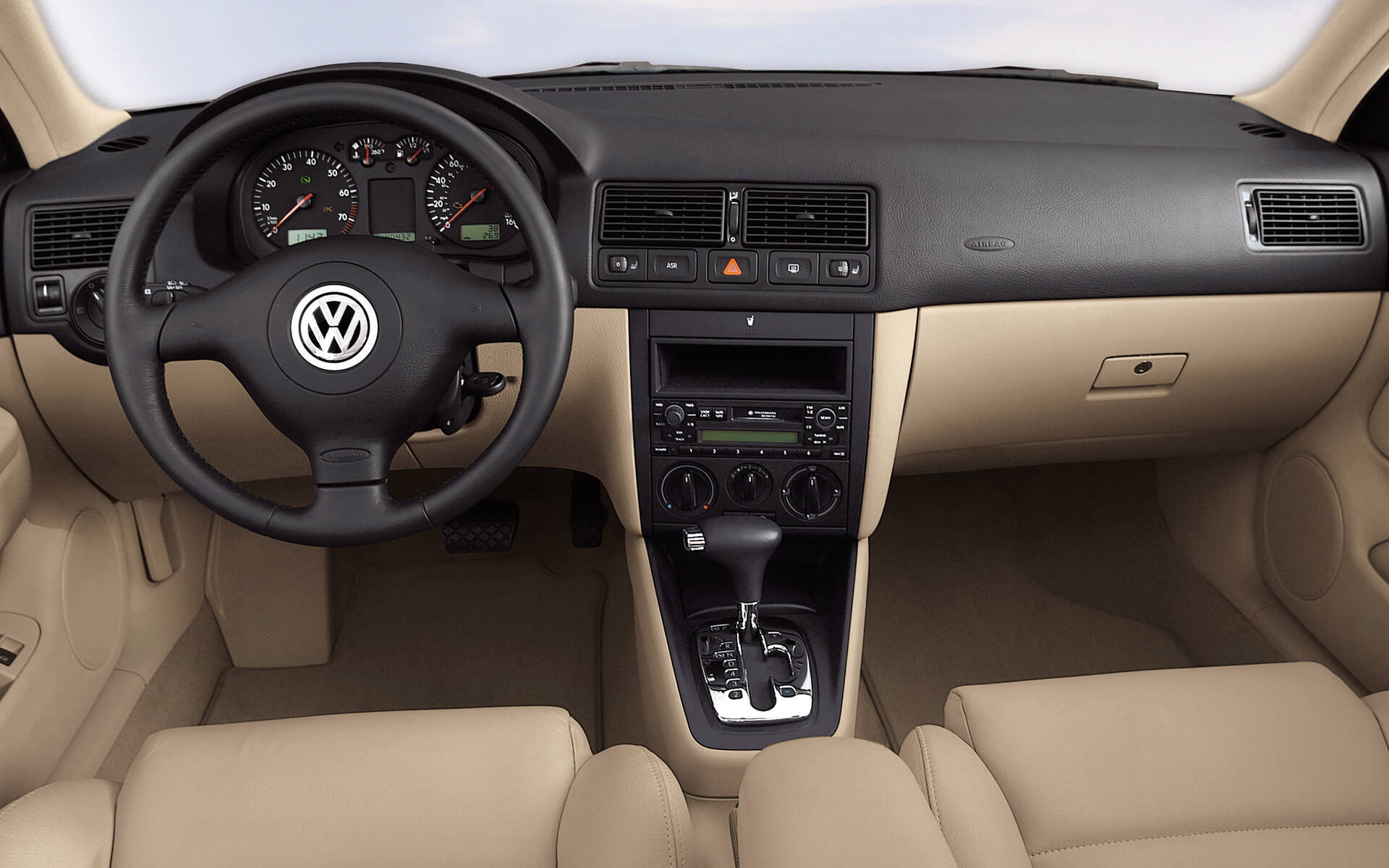 La Volkswagen Golf GTI d’hier à aujourd’hui 504535-la-volkswagen-golf-gti-d-hier-a-aujourd-hui