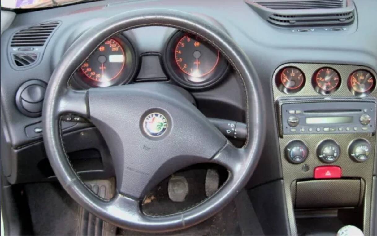 <p><strong>Alfa Romeo 156&nbsp;1999</strong></p>