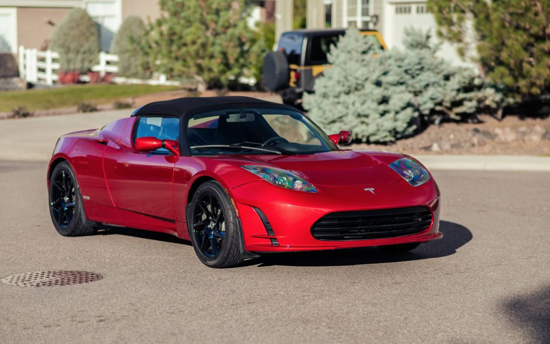Une Tesla Roadster vendue pour plus de 240 000 $